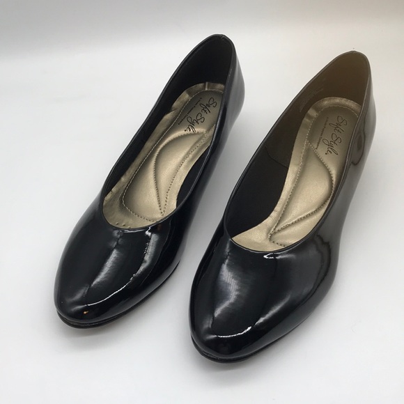 Hush Puppies Soft Style Round Toe Black low heel - Picture 2 of 11